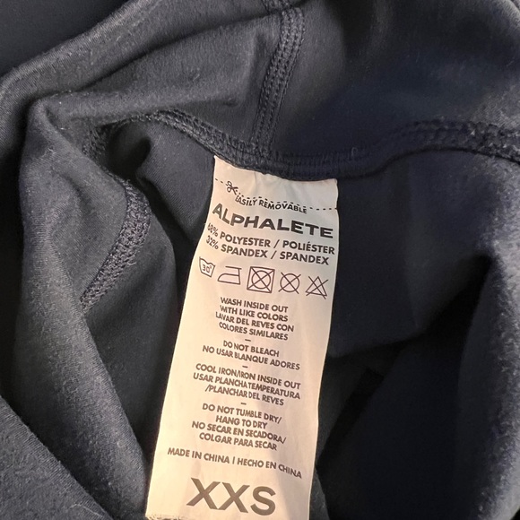 Alphalete Sports Bra and Leggings - Picture 7 of 9